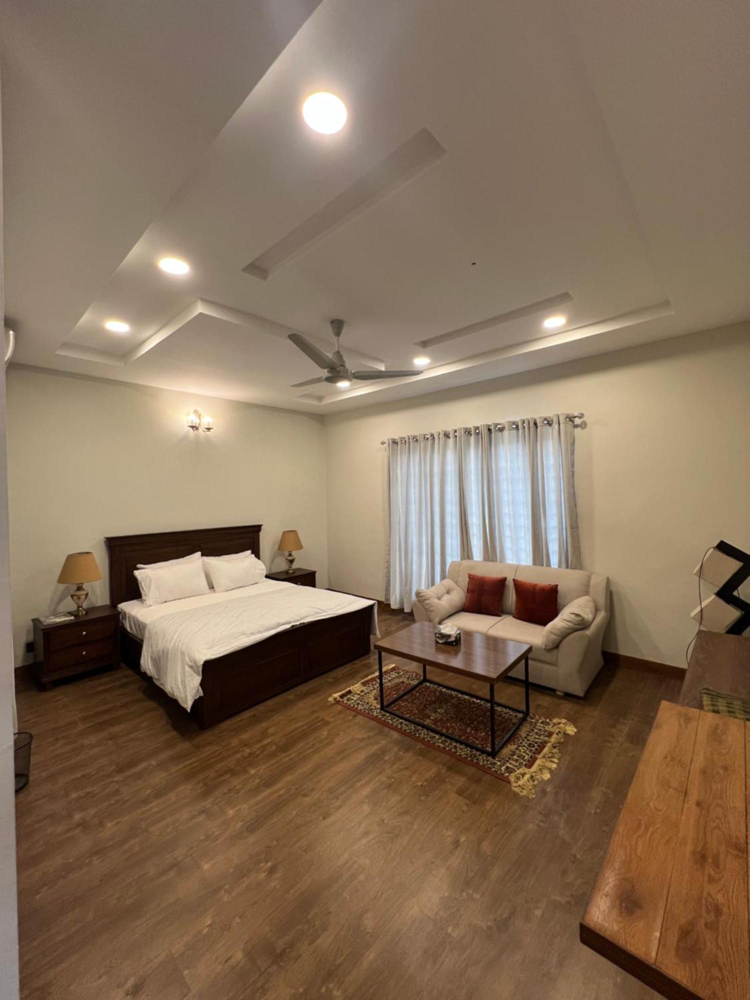 Deluxe King Room In Silverscape Residence Rawalpindi Eksteriør bilde